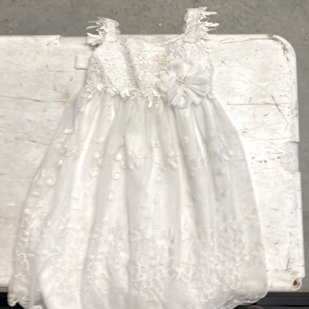 3T white dress